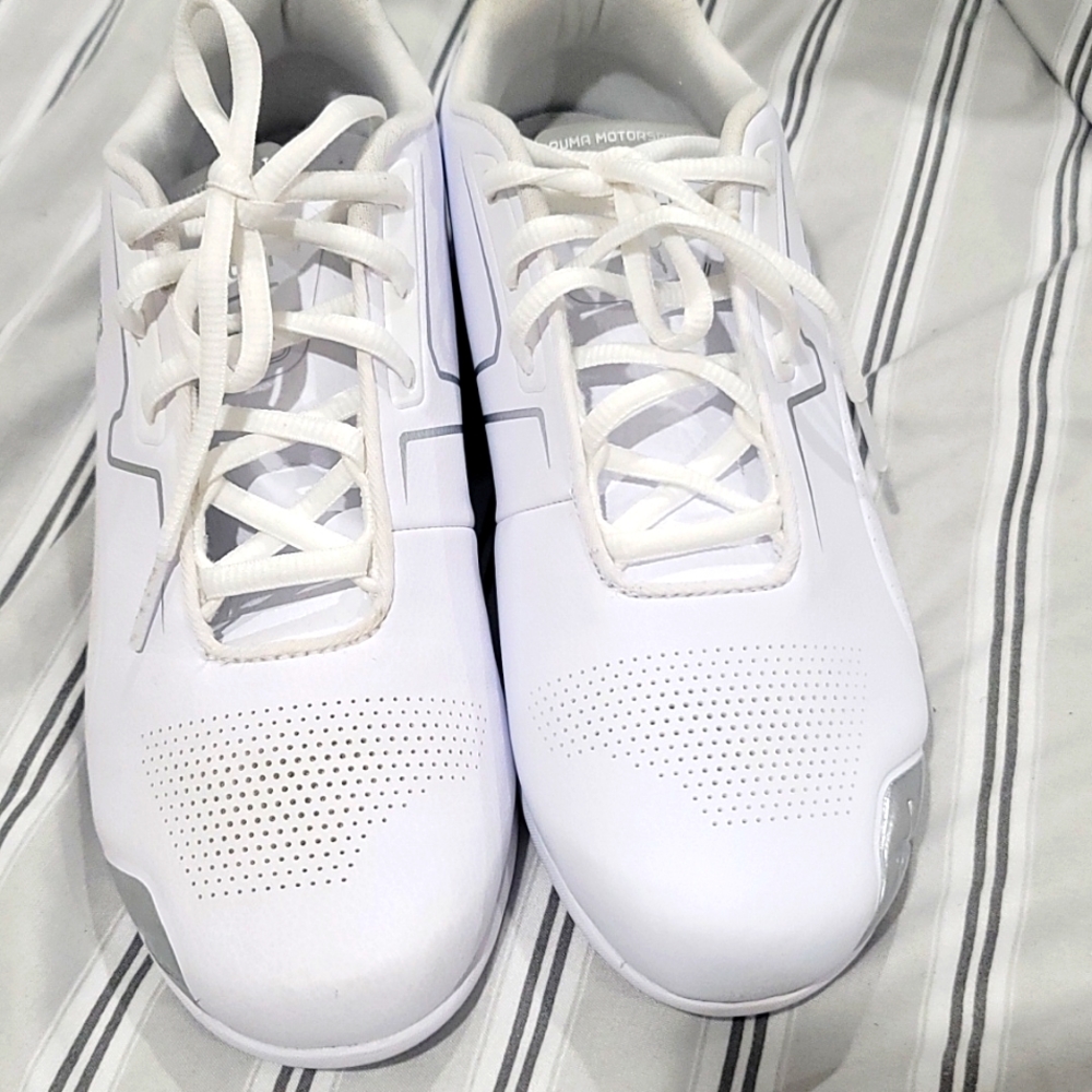 Pair of new leather Puma Motorsport Mercedez Benz Drift Cat sneakers
